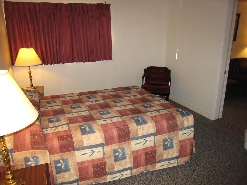 Downtowner Motor Inn Creston Chambre photo