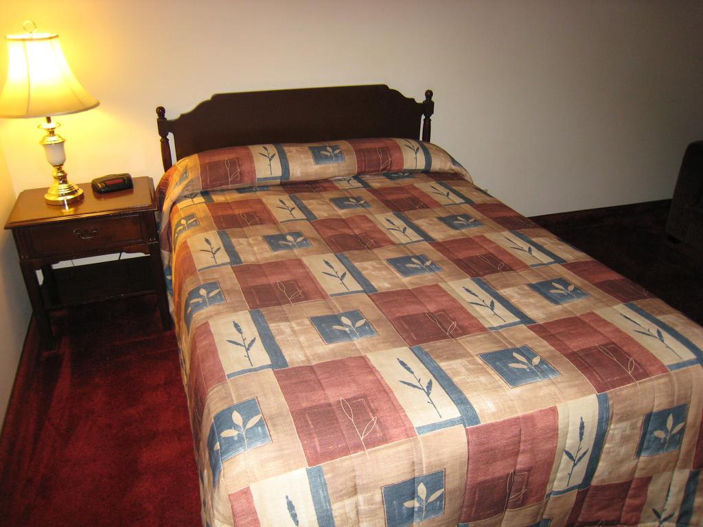 Downtowner Motor Inn Creston Chambre photo